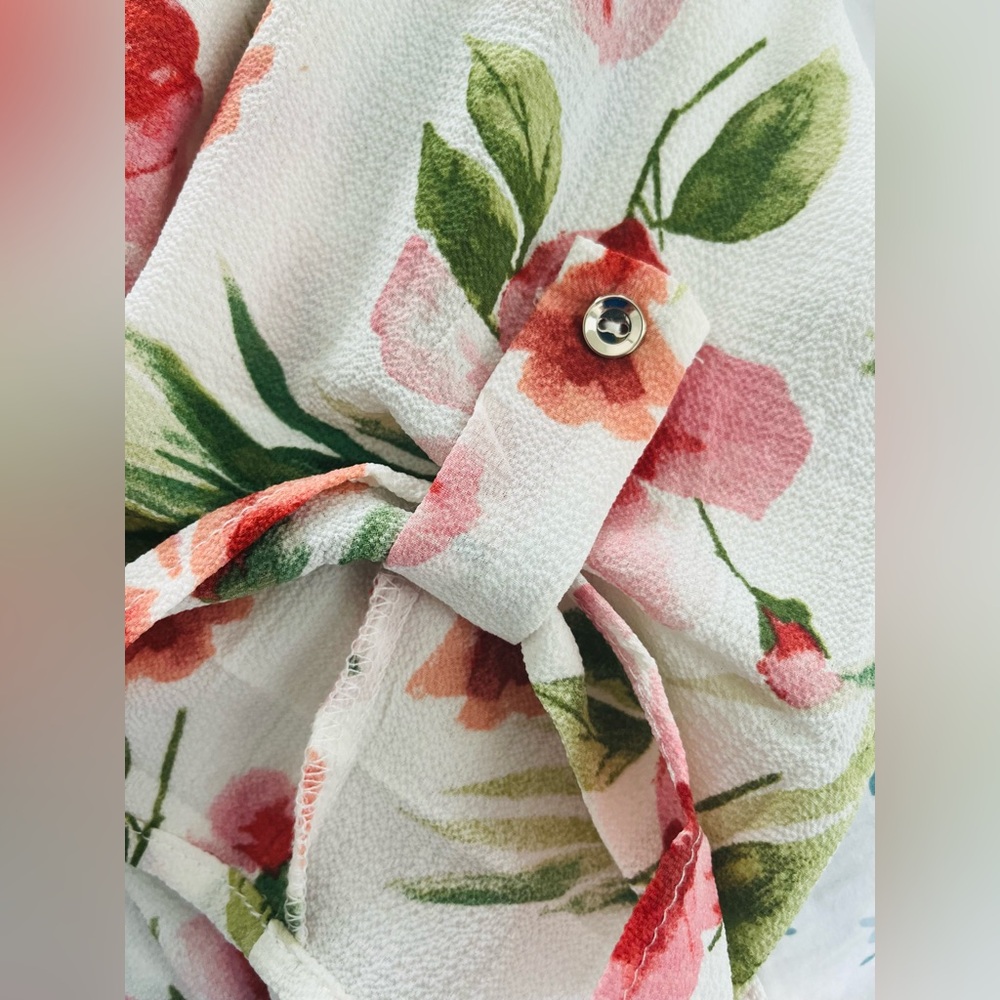 EUC Cure Floral Top with Pink, Peach & Green Accents with 3/4” Sleeves, Size XL - Picture 5 of 11